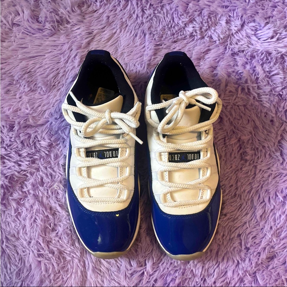 Women Jordan Retro 11 Low “Concord Sketch”